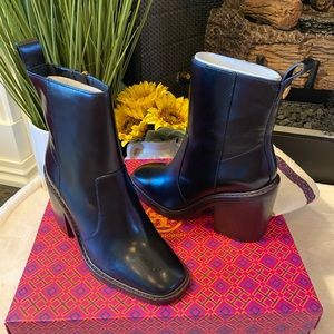 TORY BURCH HEELED ANKLE BOOT
